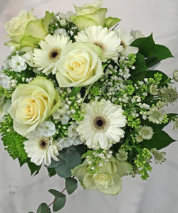 Fleurs-amanda-weybridge-Surrey-bouquets-Rose-lily-Classics