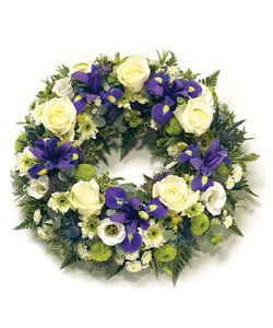 Fleurs Amanda-Weybridge-Surrey-Funeral-Flowers-Posies-wreath-White-purple